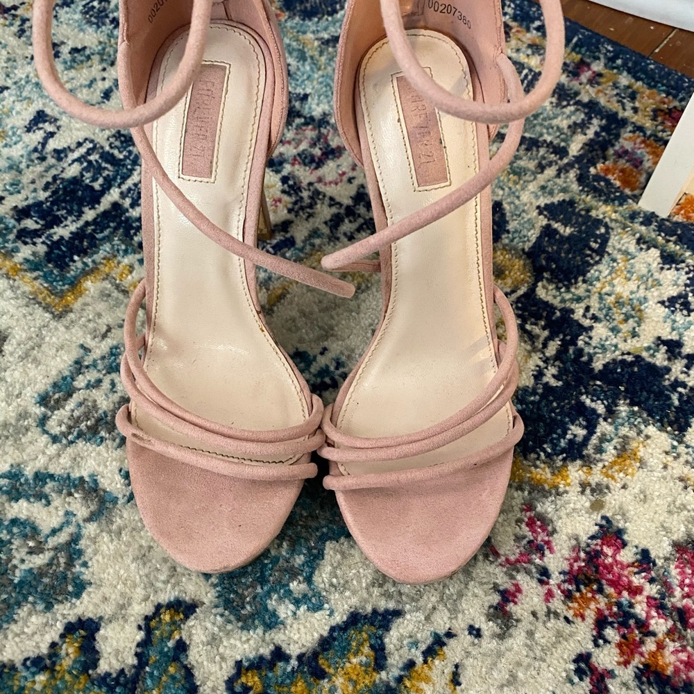 Heels - Picture 3 of 4